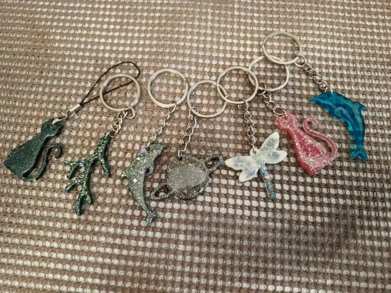 Брелки из эпоксидной смолы