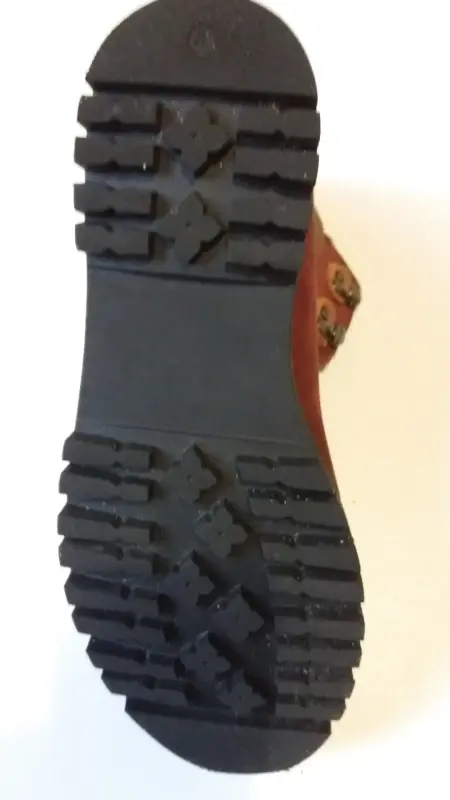 Ботинки  зимние женские натур. р. 37