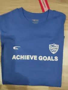 Футболка р-р 48(M)- 50(L)-новая.