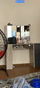 Стол с зеркалом