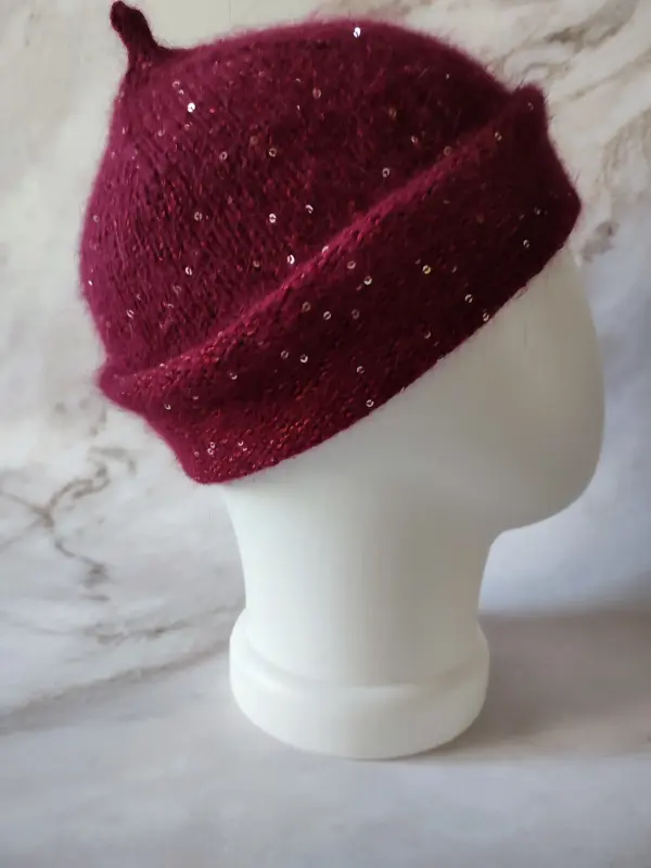 Шапка из пуха норки с итальянскими пометками.