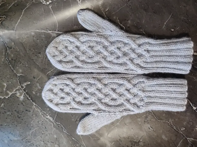 Комплект шапка, шарф и варежки