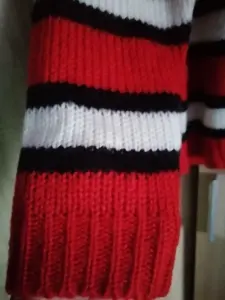 Яркий акриловый джемпер