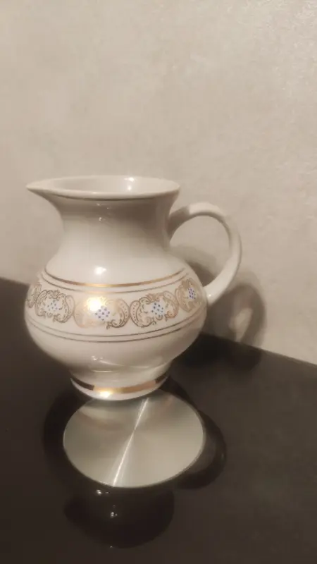 Сливочник фарфоровый, позолота, винтаж, молочник , довбыш, ссср