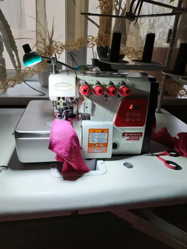 Производственный оверлок