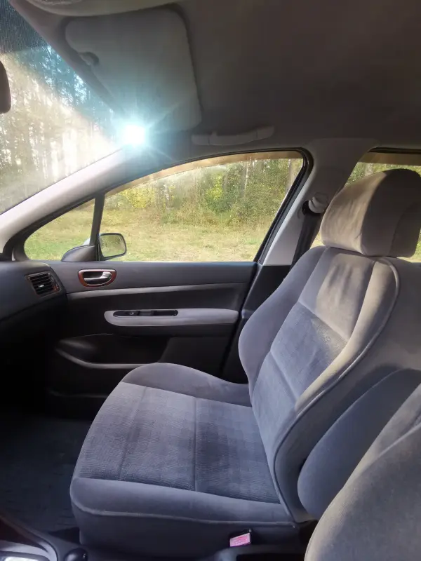 Автомобиль Peugeot