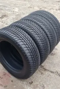 Зимние шины BRIDGESTONE 215/65 R17 (4 шт.)