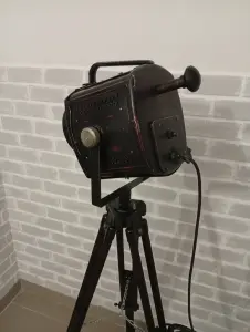Светильник прожектор лофт на треноге штативе