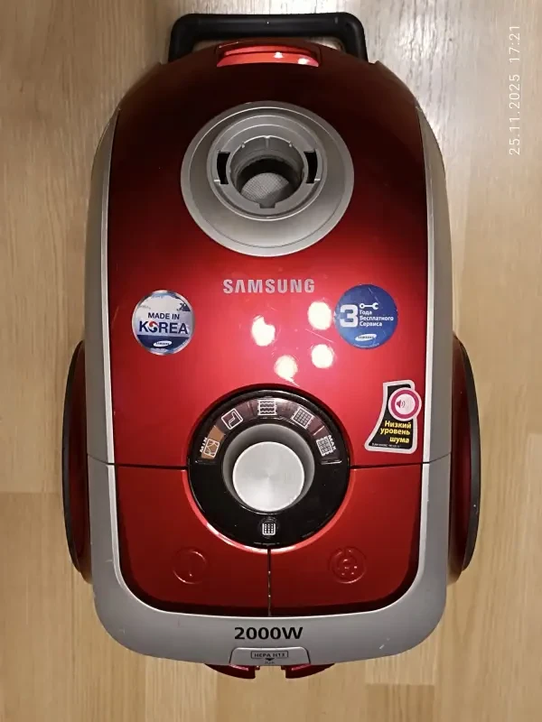 Пылесос Samsung SC 6260. Мощность 2000 вт.