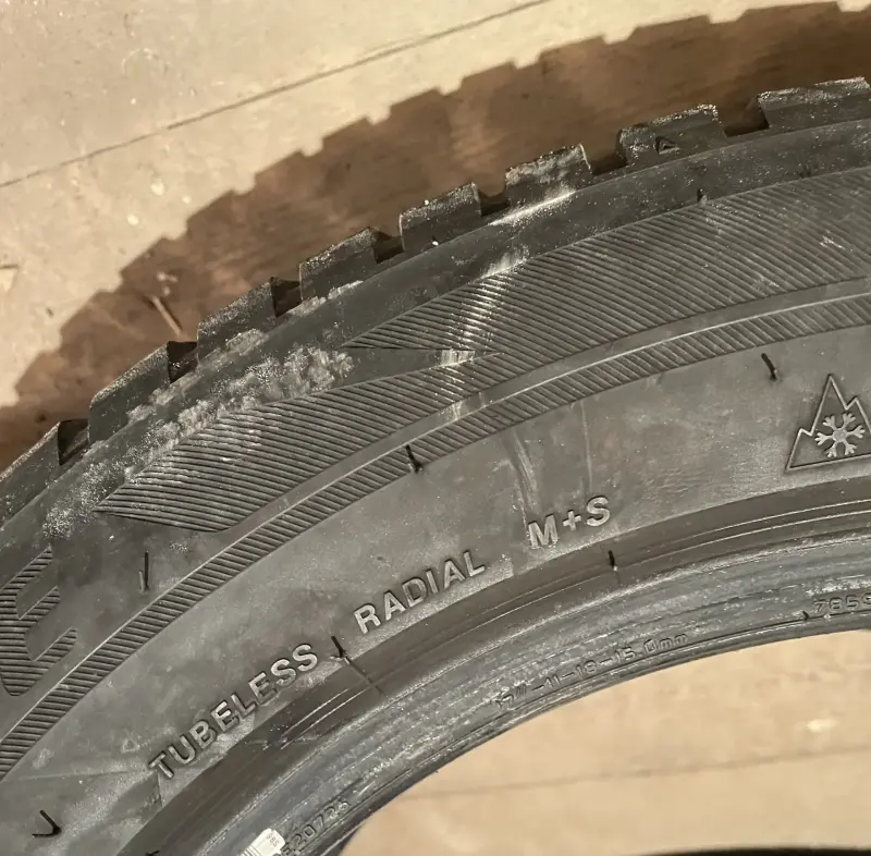 Шины зимние Bridgestone 225/55/17