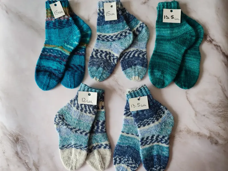 Вязаные носки для детей и взрослых