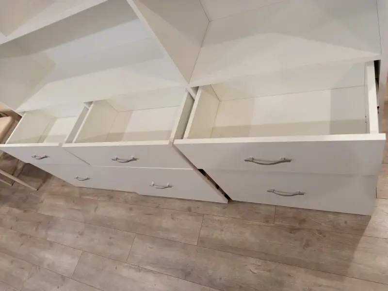 Стелаж-шкаф подойдет и для дома и для офиса