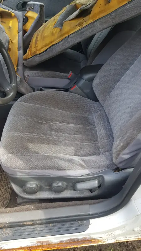 Сиденье переднее левое Kia Clarus