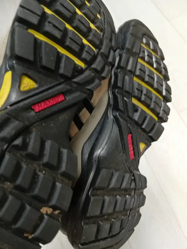 продам кроссовки