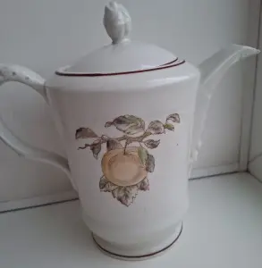 Чайник фарфоровый