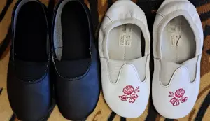 Чешки белые и черные, р.30-31, как новые-2 пары