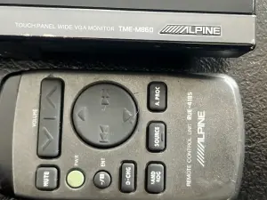 Монитор + пульт Alpine