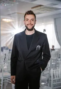 Ведущий Алексей Жилич