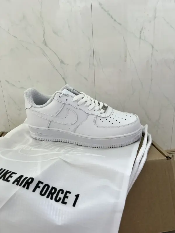 Кроссовки Nike