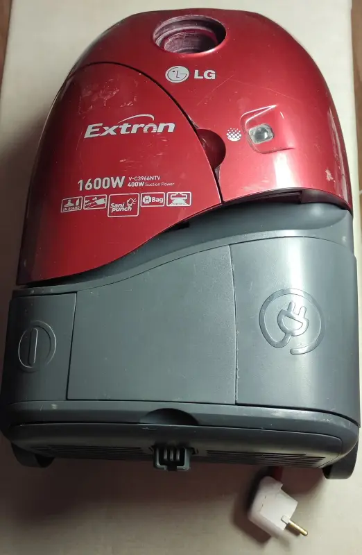 Пылесос электрический бытовой LG, вакуумный (с мешком)