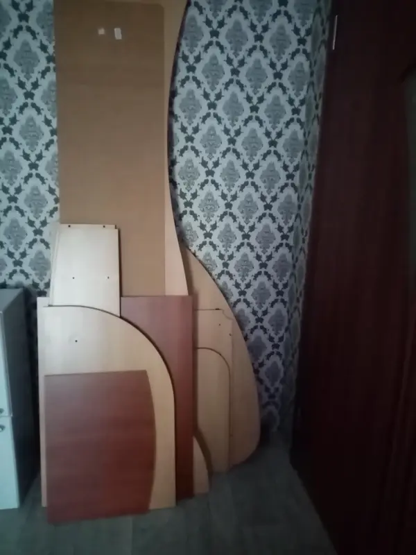 Стол компьютерный 1.5* 1.9 отдам