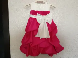 Платье нарядное.