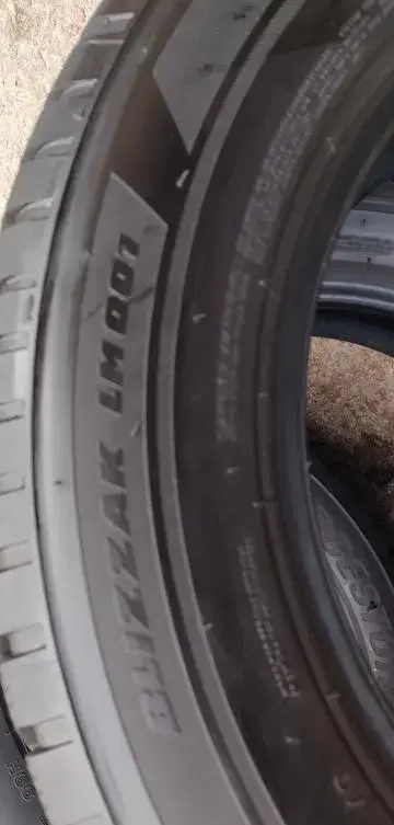 Зимние шины BRIDGESTONE 215/65 R17 (4 шт.)