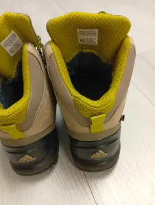 продам кроссовки