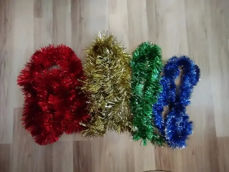 Новогодняя мишура.