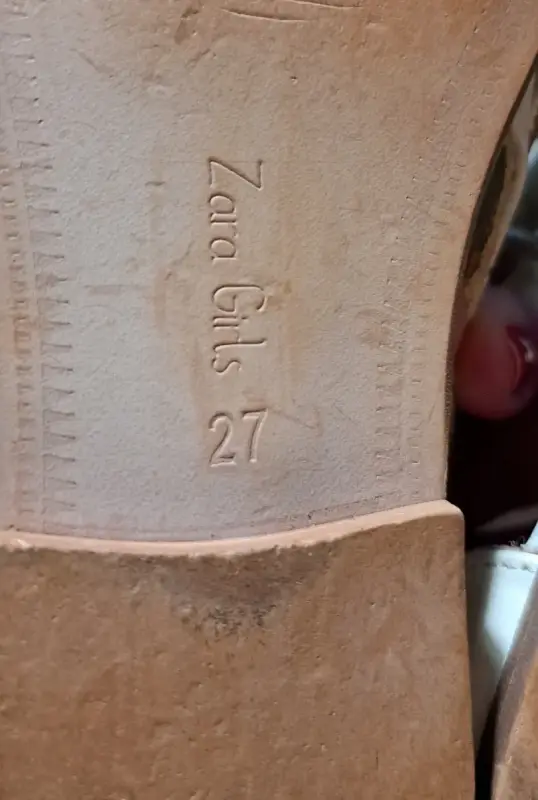 Туфли беж и черные на утренник, р.27, 29-2 пары