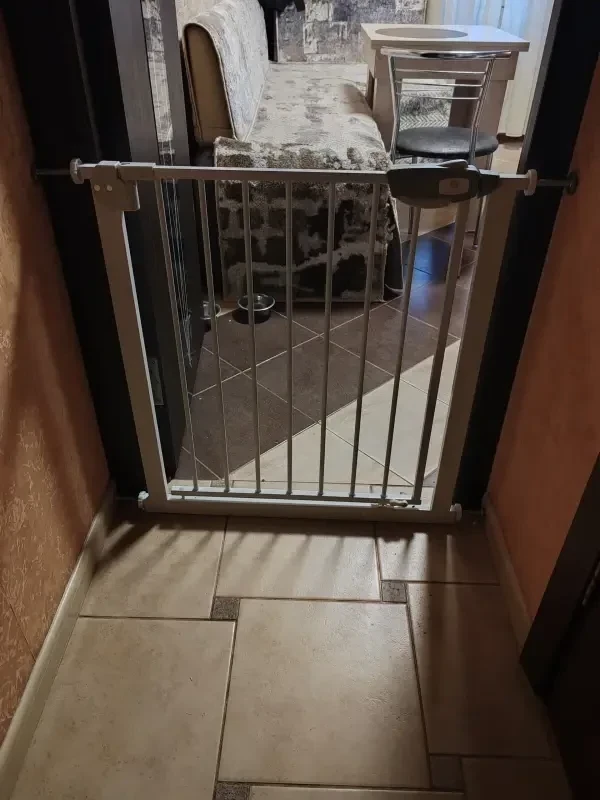 Барьер калитка для детей и животных