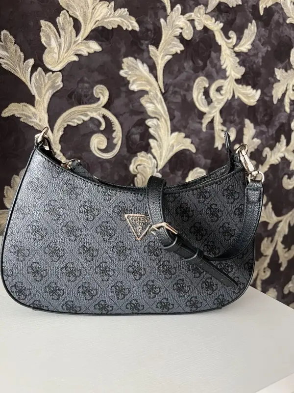 Сумка Guess