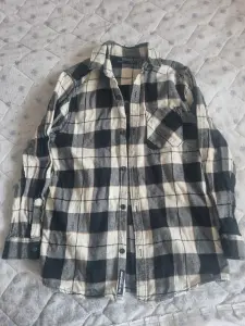 Тёплая рубашка для мальчика 7-8 лет в отличном состоянии