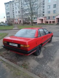 Машина АУДИ 100