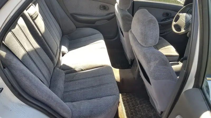 Задний ряд сидений Kia Clarus