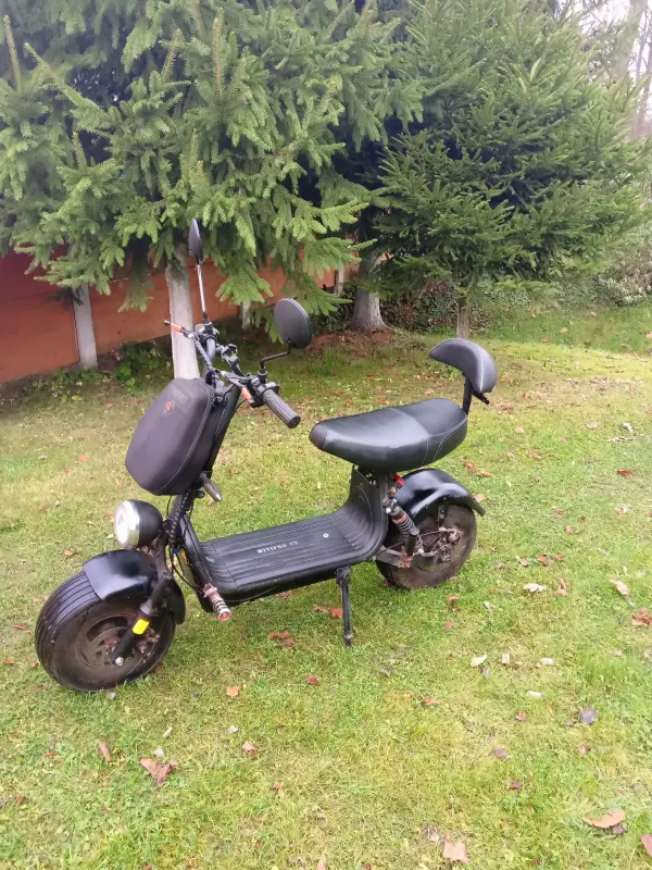 электроскутер