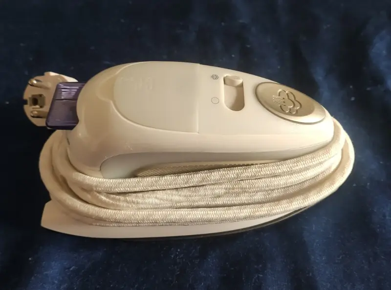 Продаю 3 утюга, выбирайте) цена с самого дешевого