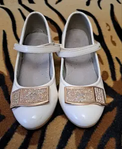 Туфли белые лаковые Сказка, р.31 (стелька 19.5см) на р.29, б.у