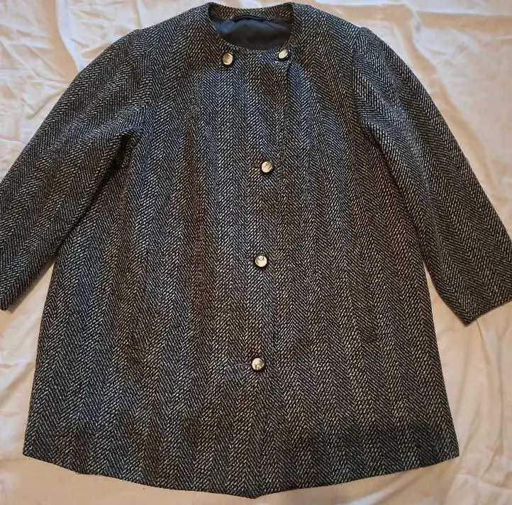 Костюм женский драповый р. 58.