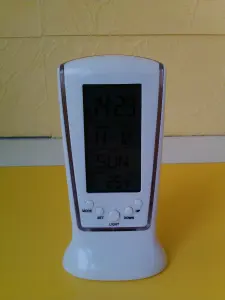 Часы-будильник