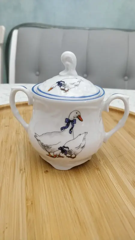 Фарфоровый чайник Rococo отдельно / в наборе