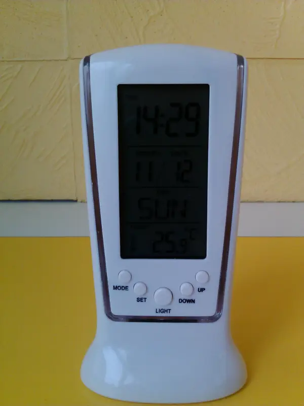 Часы-будильник