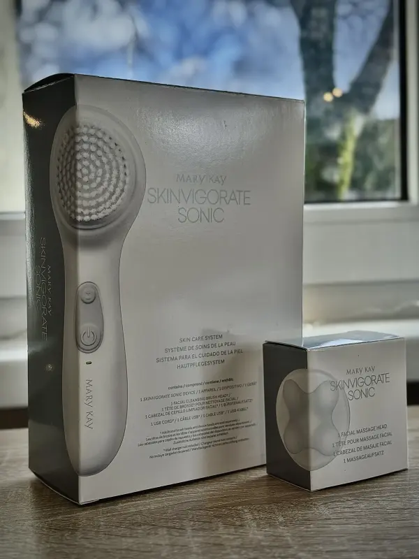 Щётка/Массажёр MaryKay Skinvigorate Sonic