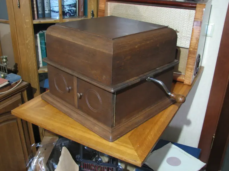 Графанола ( патефон ) Bella .1927 г..