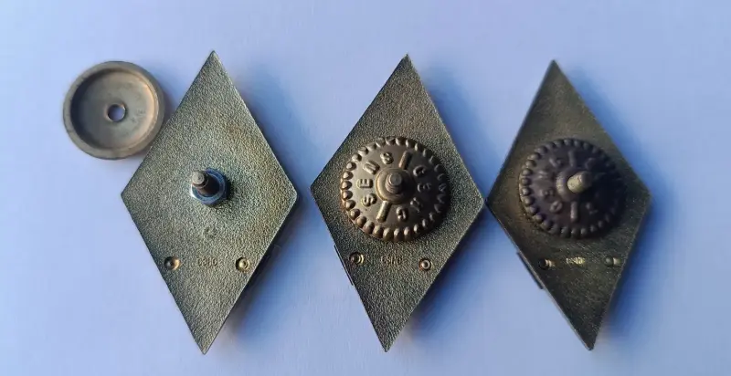 Знак Академия управления при президенте Республики Беларусь.