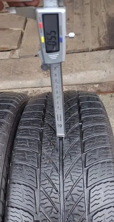 Зимние шины GISLAVED 205/55 R16 (4 шт.)