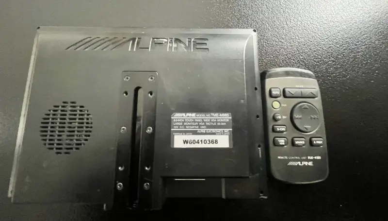 Монитор + пульт Alpine