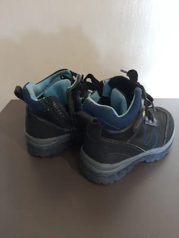 Ботинки утеплённые р.26 (стелька 17см)