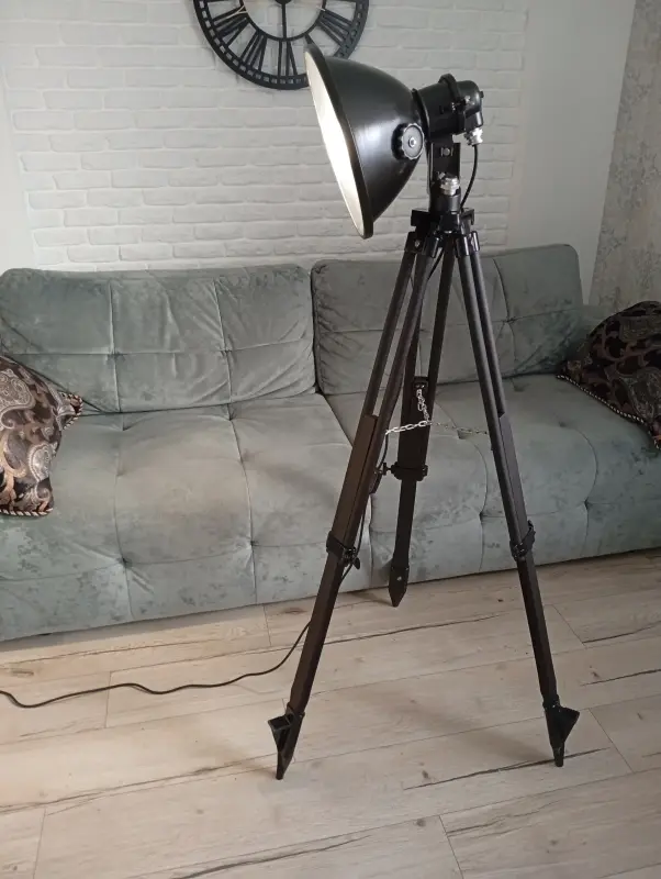 Светильник торшер лофт на треноге штативе