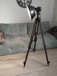 Светильник торшер лофт на треноге штативе